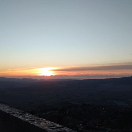 Appartamento Il Mandorlo Nel Centro Di Volterra Dış mekan fotoğraf