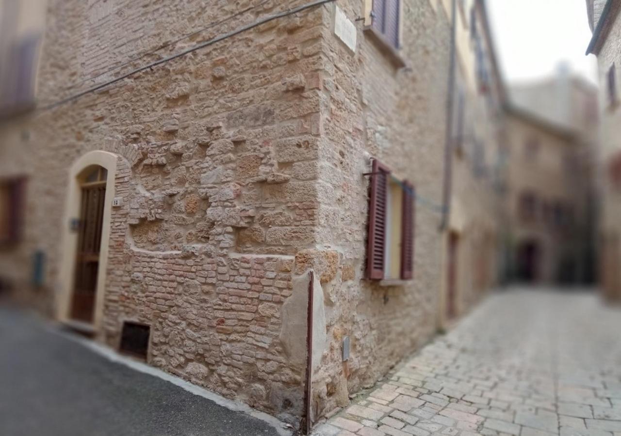 Appartamento Il Mandorlo Nel Centro Di Volterra Dış mekan fotoğraf